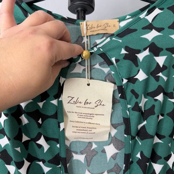 Zelie For She, Ramona Keyhole Long Sleeve Jersey Dress In Geo Green, 2XL - Picture 4 of 6